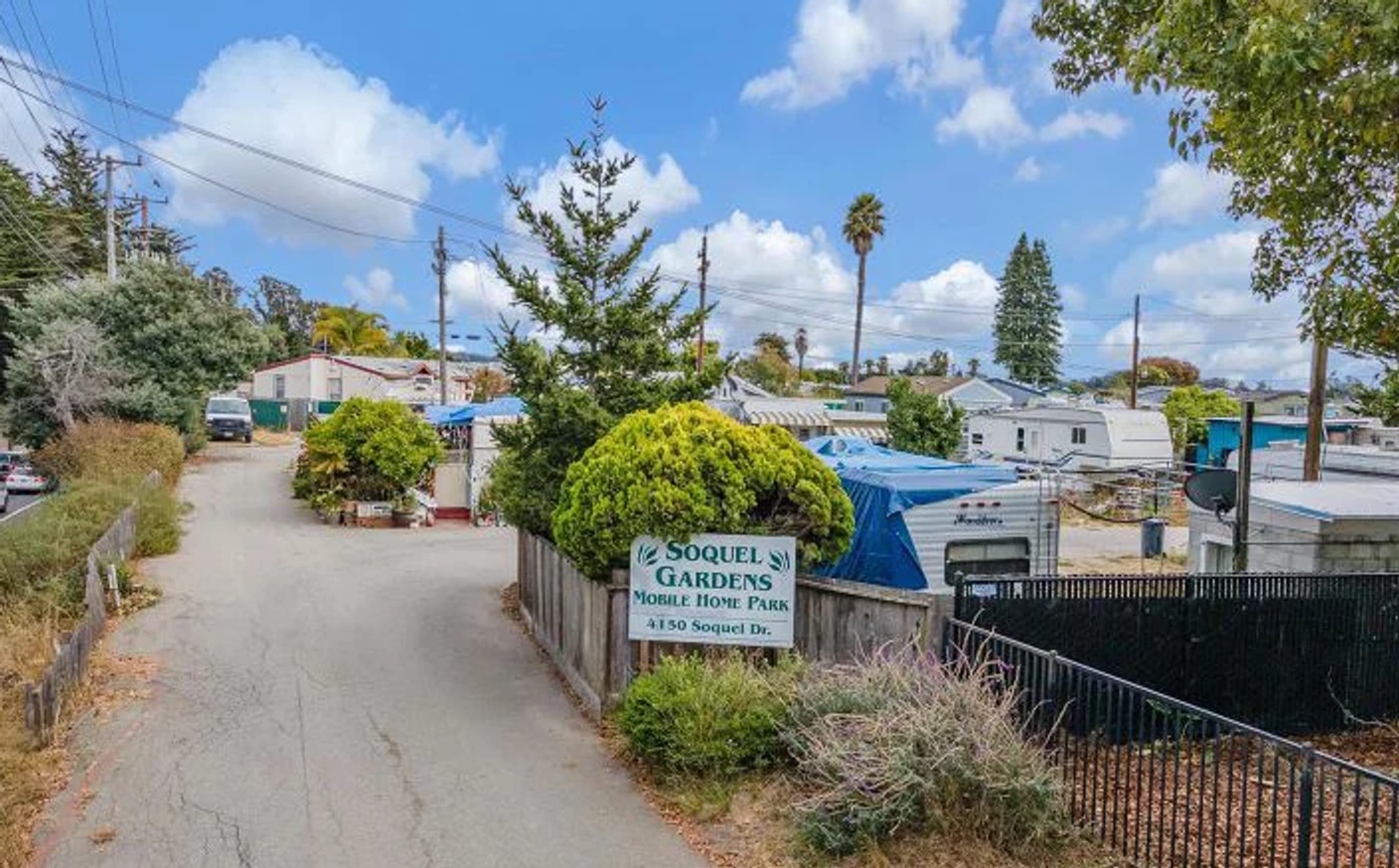 Soquel Gardens before, photo 2