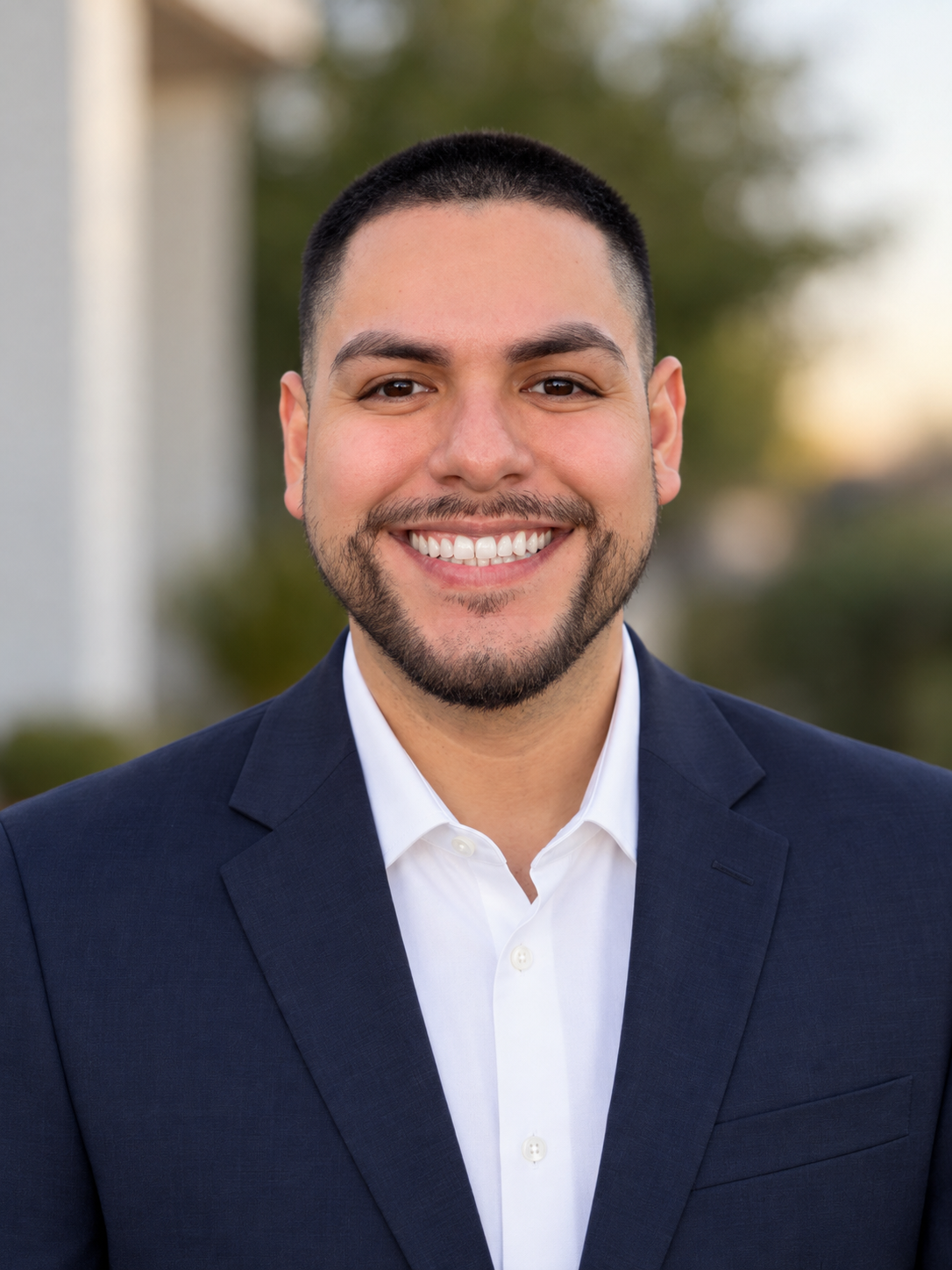 Photo of Luis Flores